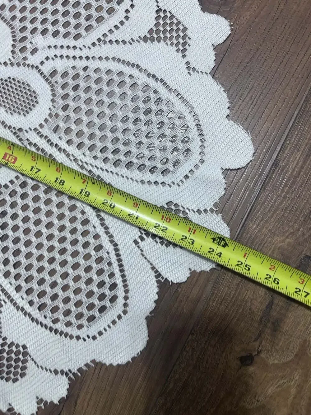 Vintage Floral Scalloped Edge Round Lace Doily 13-inch